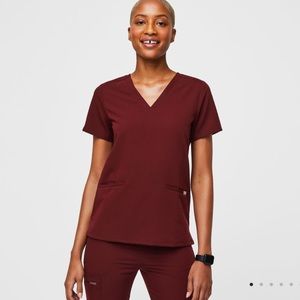 FIGS burgundy scrub set size XL